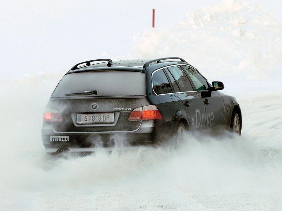  BMW 530xd Touring M Sport Package 2005 года  (фото 2 из 2)